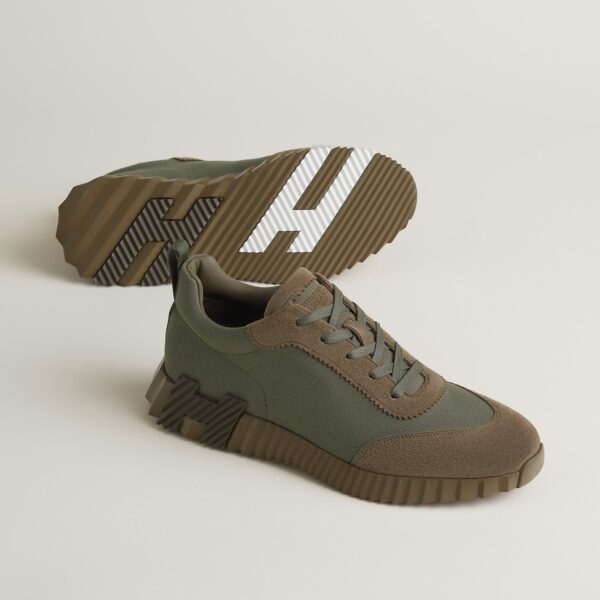 Bouncing sneaker